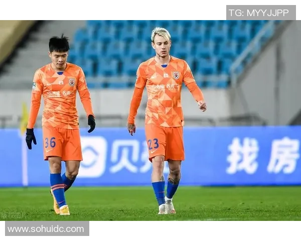 鲁能主场迎战亚泰展现强大实力以2比0完胜对手收获宝贵三分 鲁能主场迎战亚泰展现强大实力以2比0完胜对手收获宝贵三分