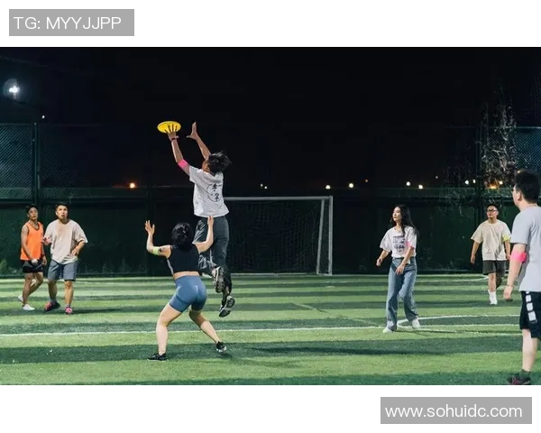 西安飞盘队在滑板精英赛中以52分稳居积分榜首位