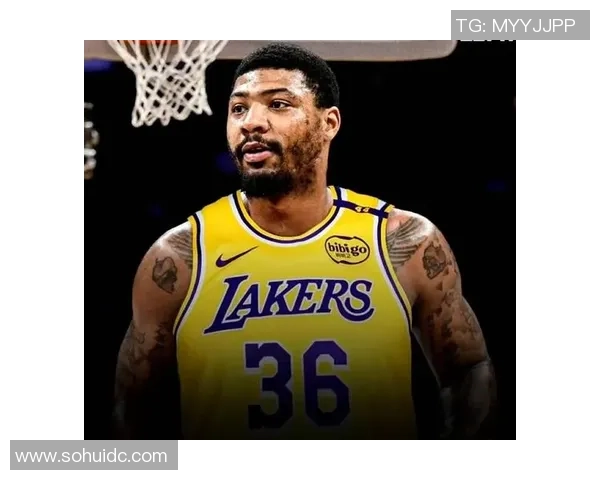 马库斯斯马特的篮球之路与领袖风范解析